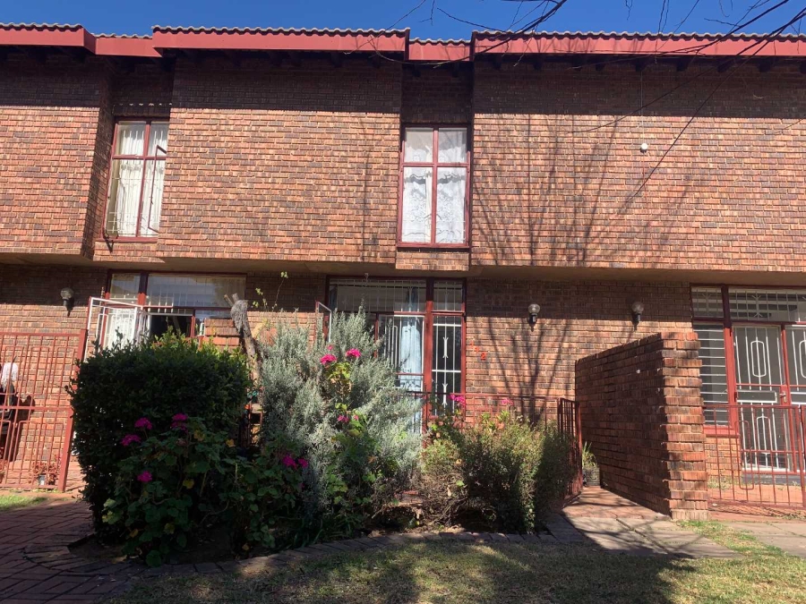 2 Bedroom Property for Sale in The Hill Gauteng