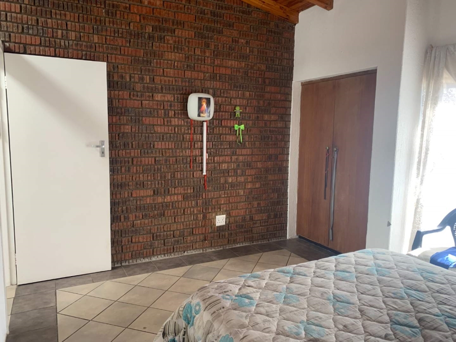 2 Bedroom Property for Sale in The Hill Gauteng