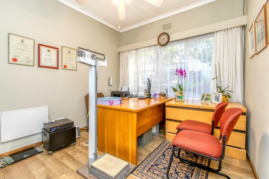 6 Bedroom Property for Sale in Robindale Gauteng