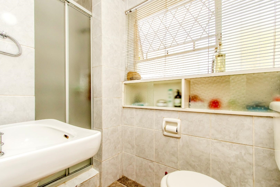 6 Bedroom Property for Sale in Robindale Gauteng