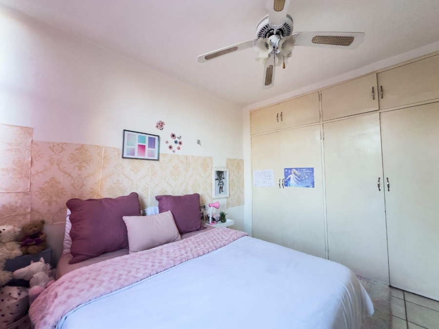 2 Bedroom Property for Sale in La Montagne Gauteng