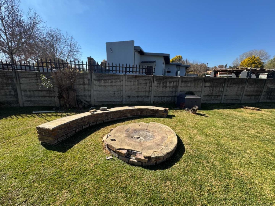 3 Bedroom Property for Sale in Brackendowns Gauteng