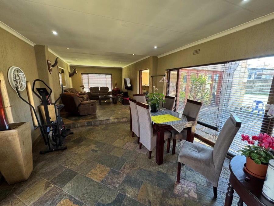 3 Bedroom Property for Sale in Brackendowns Gauteng