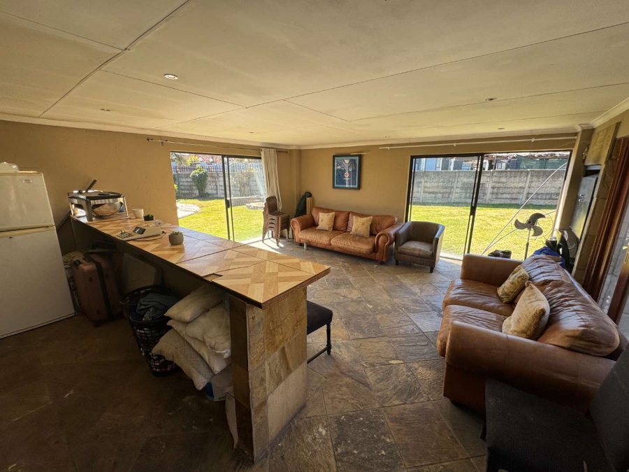 3 Bedroom Property for Sale in Brackendowns Gauteng
