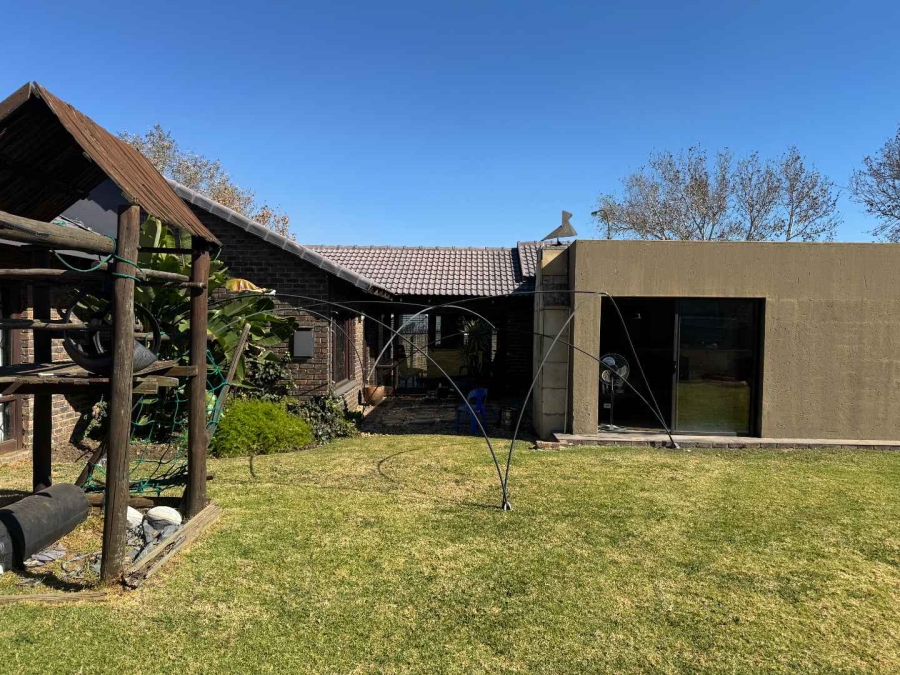 3 Bedroom Property for Sale in Brackendowns Gauteng