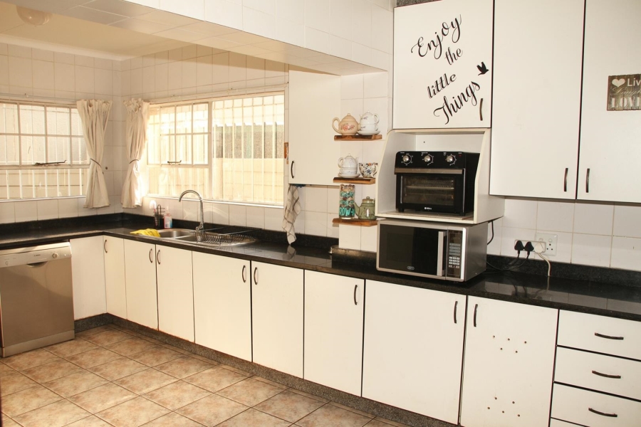4 Bedroom Property for Sale in Brackendowns Ext 2 Gauteng