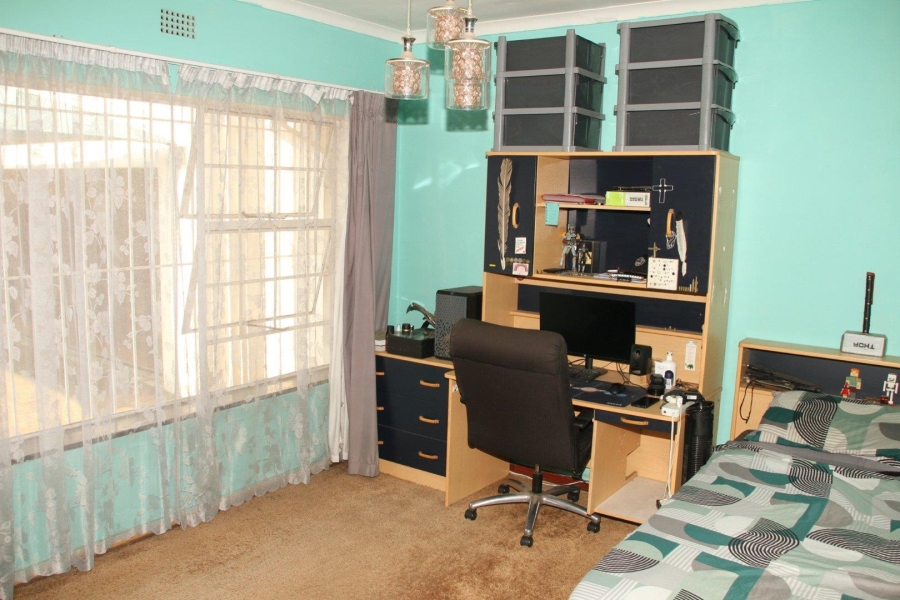 4 Bedroom Property for Sale in Brackendowns Ext 2 Gauteng