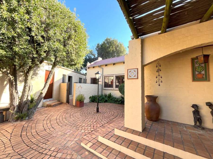 3 Bedroom Property for Sale in Garsfontein Gauteng