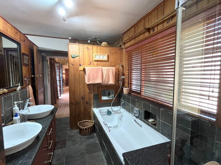3 Bedroom Property for Sale in Garsfontein Gauteng