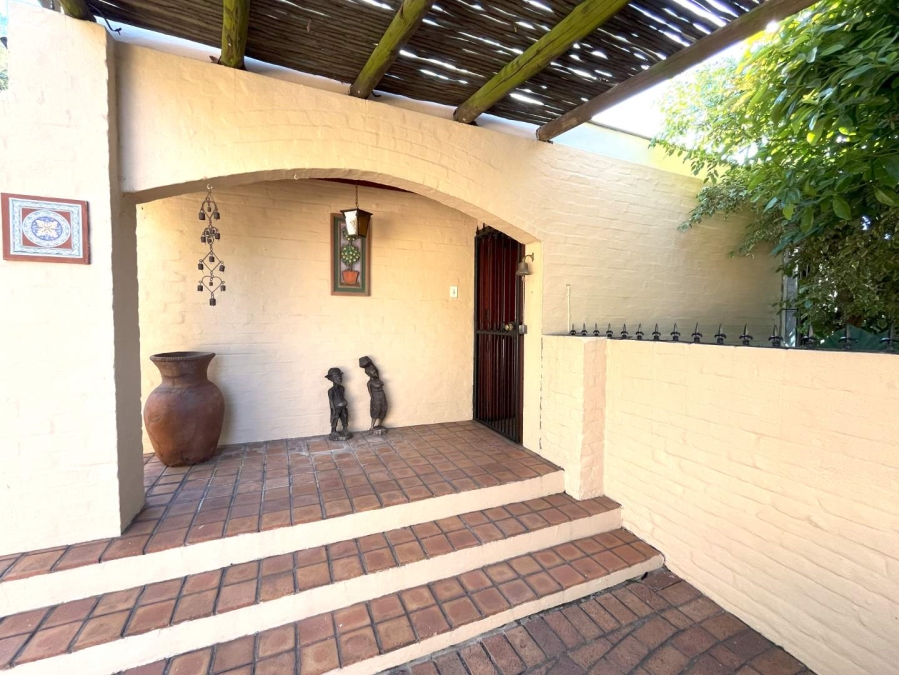 3 Bedroom Property for Sale in Garsfontein Gauteng