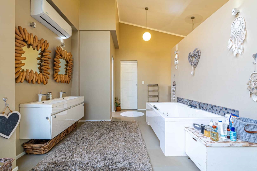 4 Bedroom Property for Sale in Monaghan Farm Gauteng