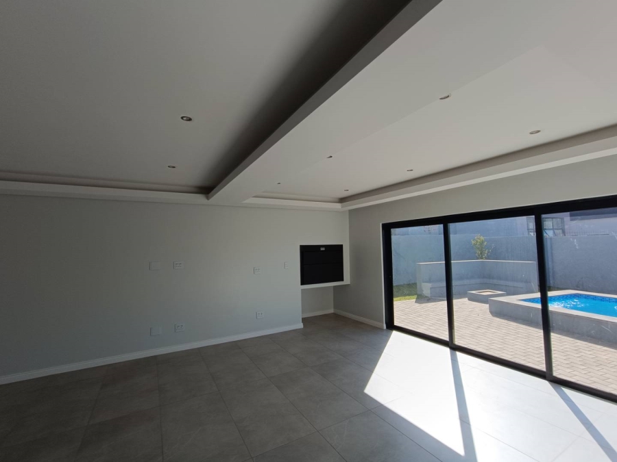4 Bedroom Property for Sale in Midstream Estate Gauteng