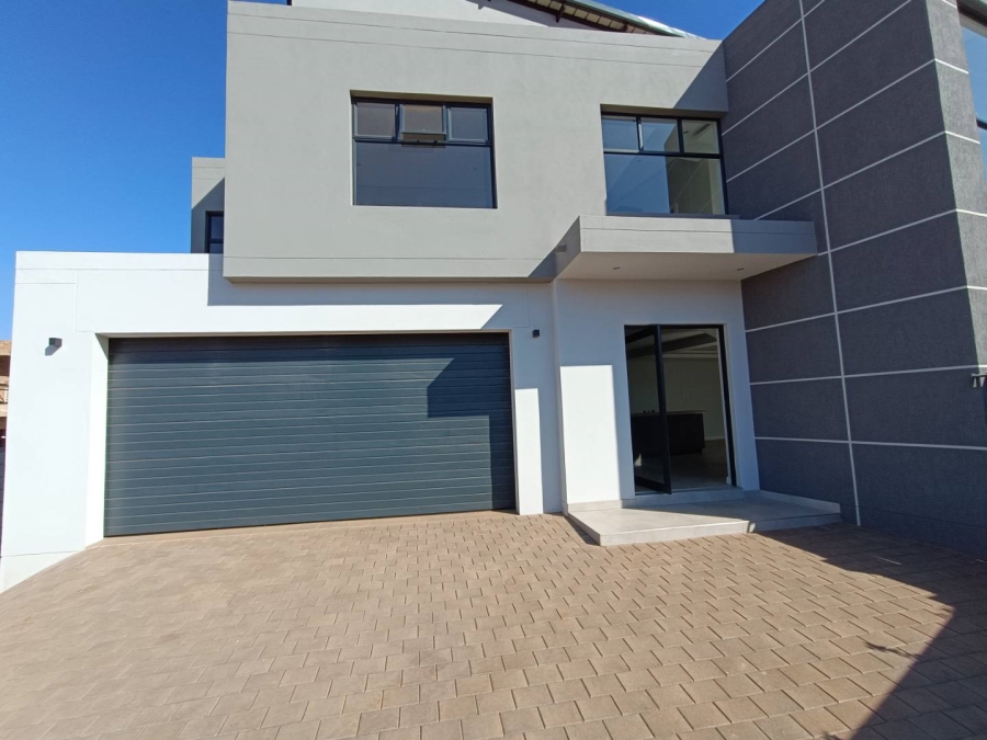 4 Bedroom Property for Sale in Midstream Estate Gauteng