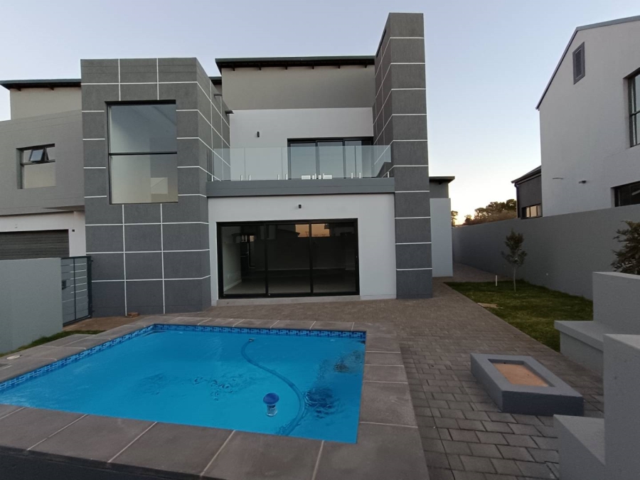 4 Bedroom Property for Sale in Midstream Estate Gauteng