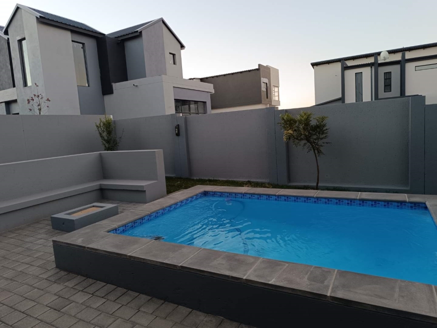 4 Bedroom Property for Sale in Midstream Estate Gauteng