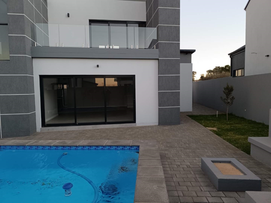 4 Bedroom Property for Sale in Midstream Estate Gauteng