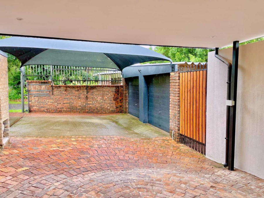 To Let 3 Bedroom Property for Rent in Garsfontein Gauteng