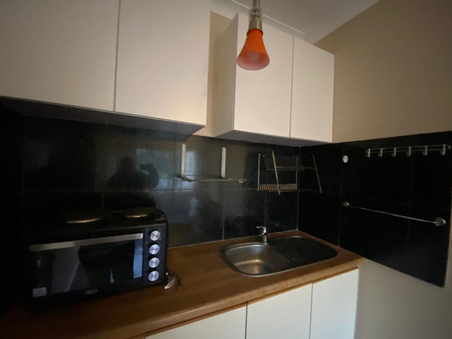To Let 1 Bedroom Property for Rent in Florida Park Gauteng