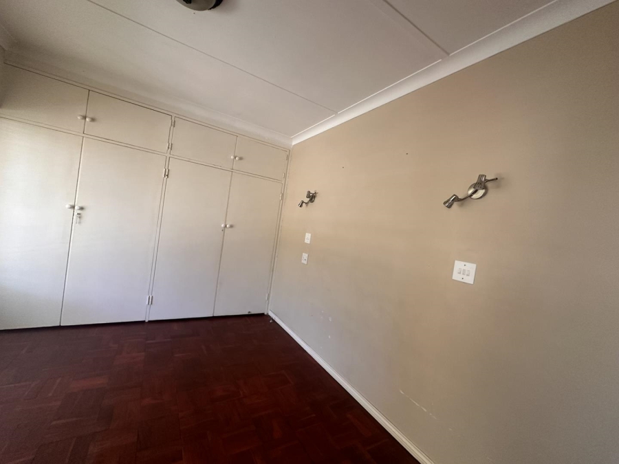 To Let 1 Bedroom Property for Rent in Florida Park Gauteng