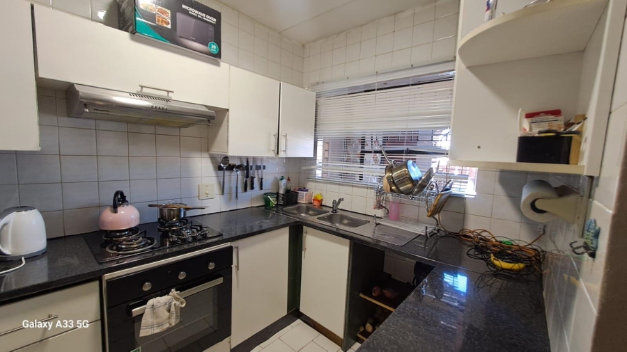 2 Bedroom Property for Sale in Buccleuch Gauteng