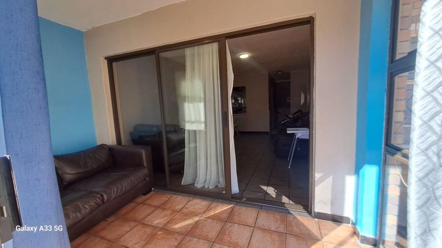 2 Bedroom Property for Sale in Buccleuch Gauteng
