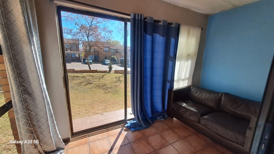 2 Bedroom Property for Sale in Buccleuch Gauteng