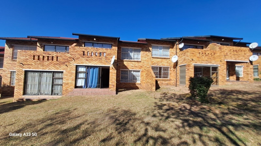 2 Bedroom Property for Sale in Buccleuch Gauteng
