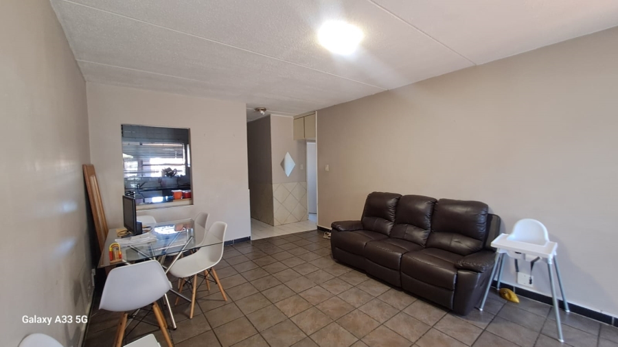 2 Bedroom Property for Sale in Buccleuch Gauteng