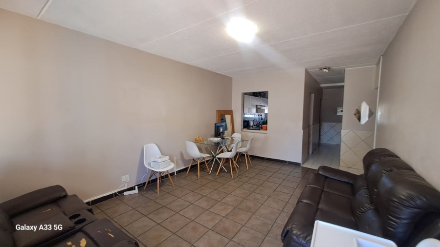 2 Bedroom Property for Sale in Buccleuch Gauteng
