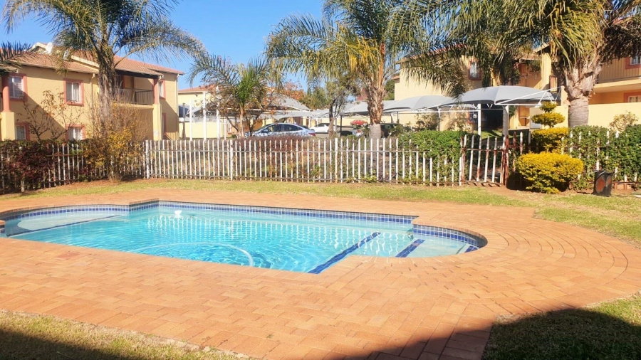 2 Bedroom Property for Sale in Sundowner Gauteng