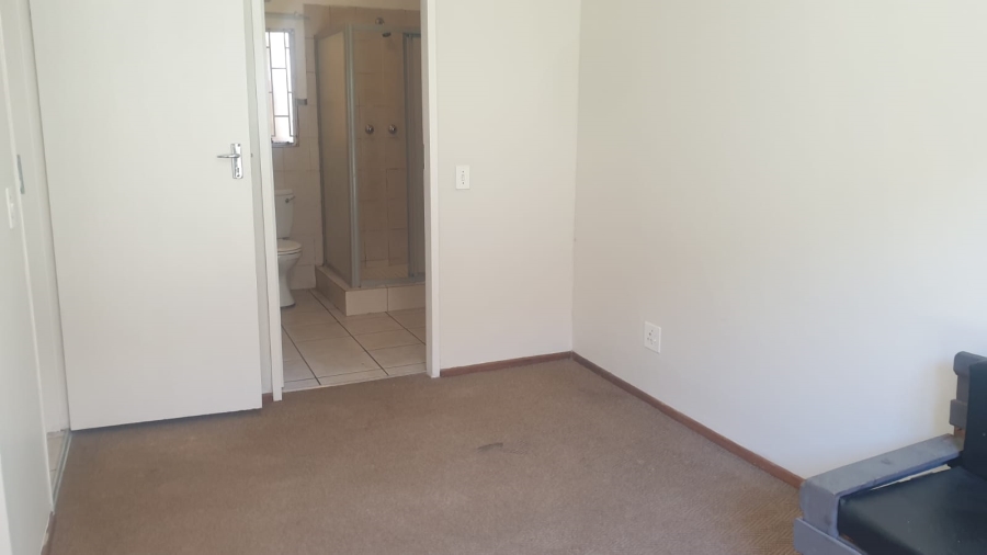 2 Bedroom Property for Sale in Sundowner Gauteng