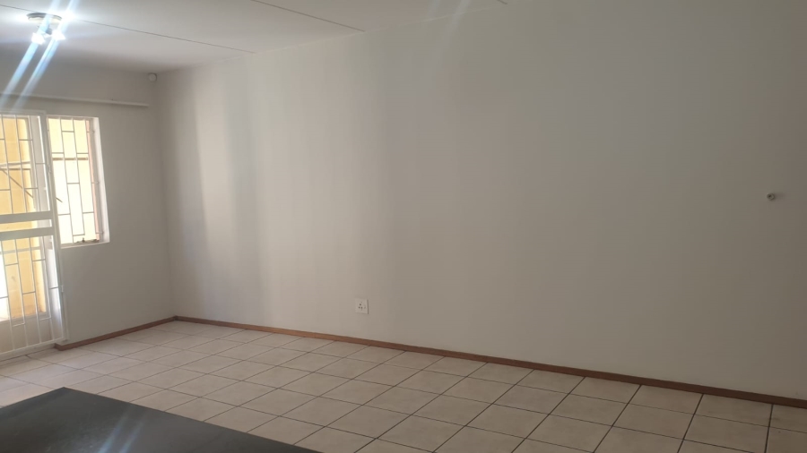 2 Bedroom Property for Sale in Sundowner Gauteng
