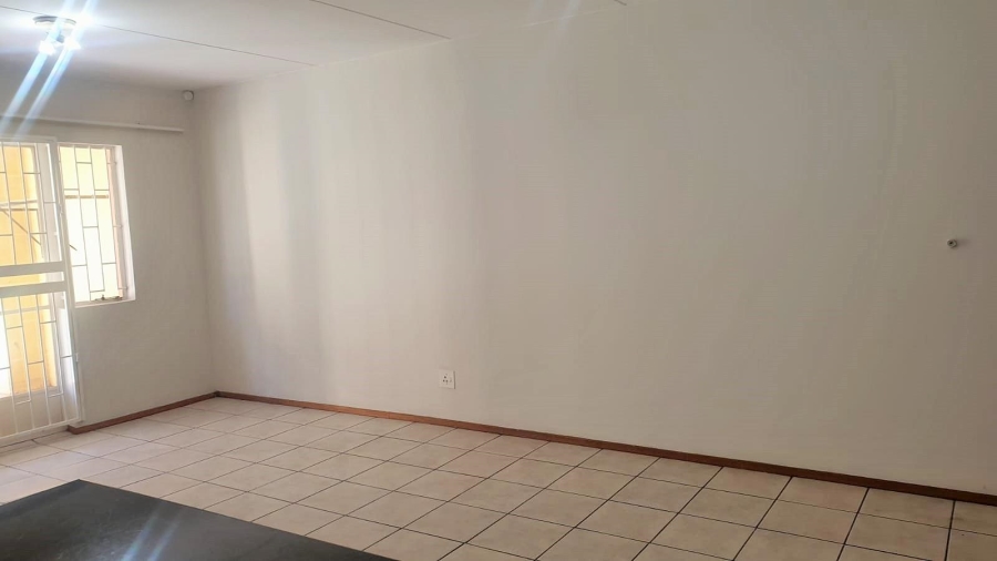 2 Bedroom Property for Sale in Sundowner Gauteng