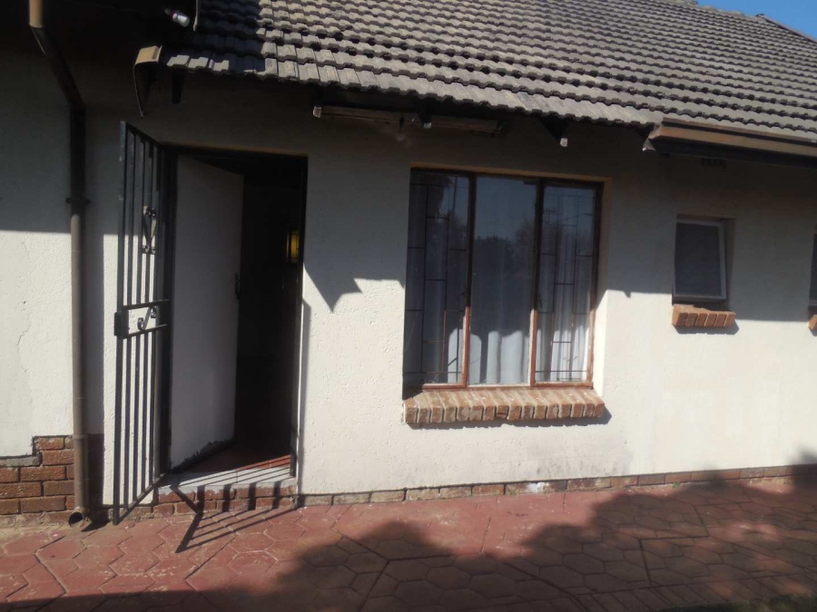 To Let 1 Bedroom Property for Rent in Silverton Gauteng