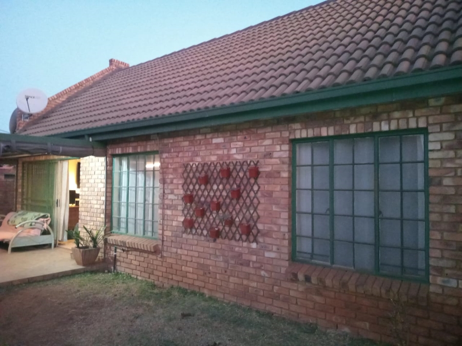 2 Bedroom Property for Sale in Silverton Gauteng