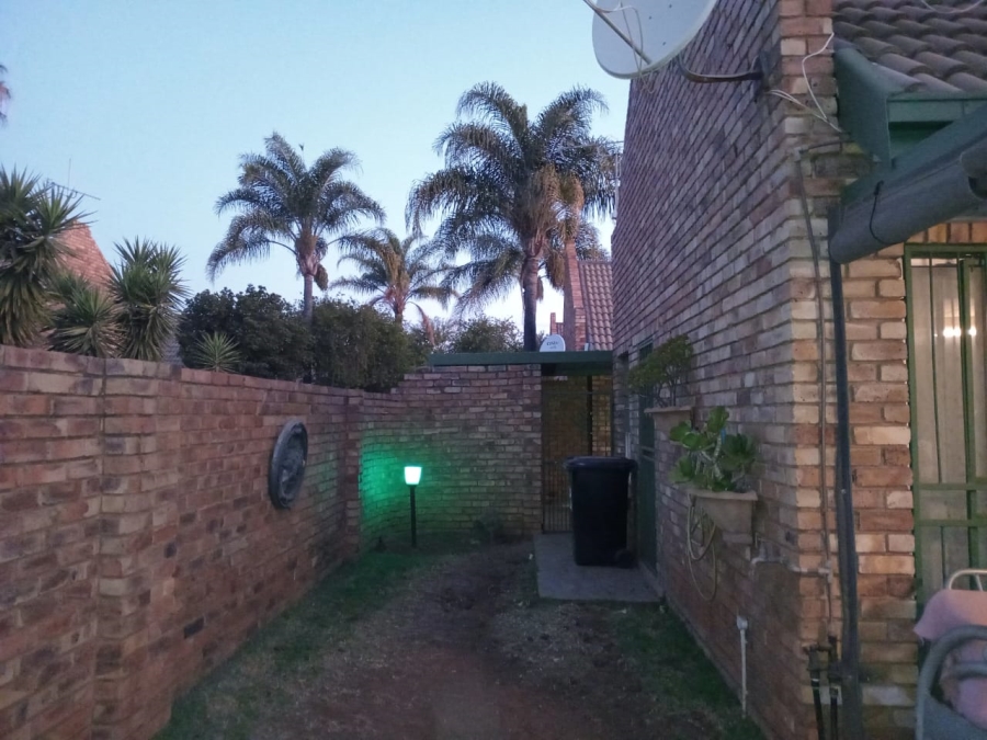 2 Bedroom Property for Sale in Silverton Gauteng