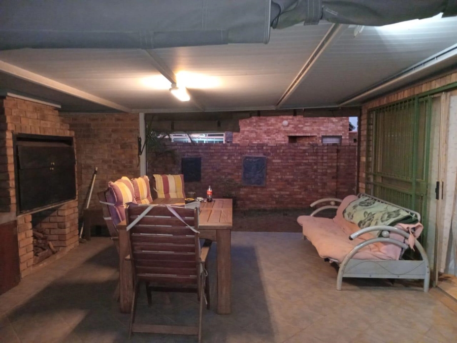 2 Bedroom Property for Sale in Silverton Gauteng