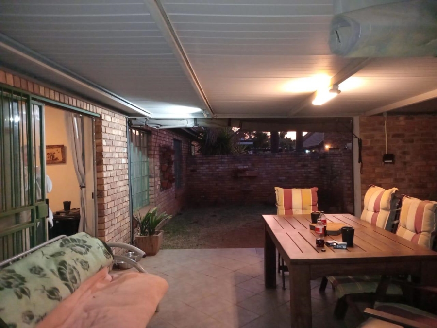 2 Bedroom Property for Sale in Silverton Gauteng
