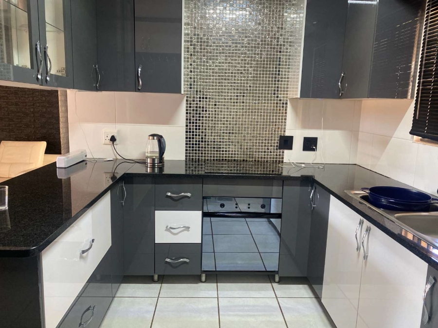 To Let 3 Bedroom Property for Rent in Groblerpark Gauteng