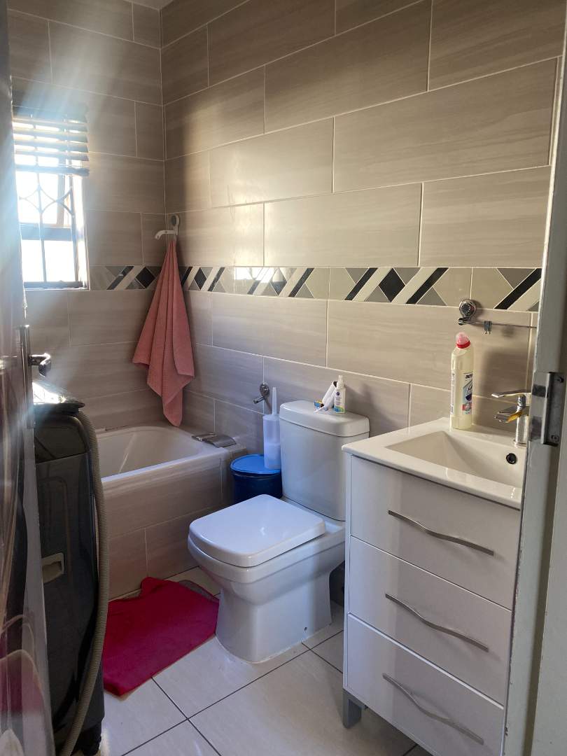 To Let 3 Bedroom Property for Rent in Groblerpark Gauteng
