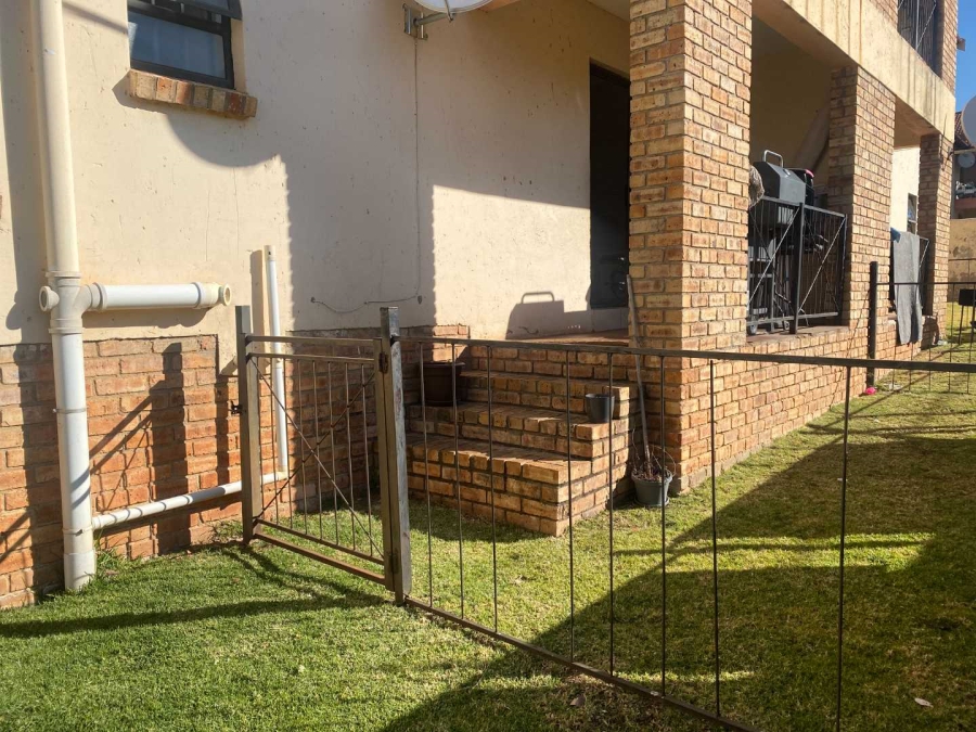 To Let 3 Bedroom Property for Rent in Groblerpark Gauteng