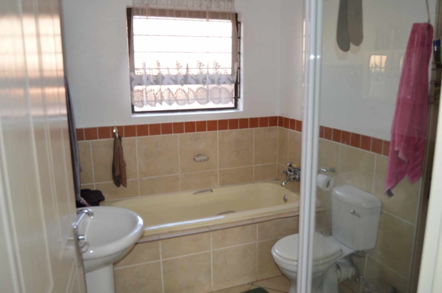 3 Bedroom Property for Sale in New Market Gauteng