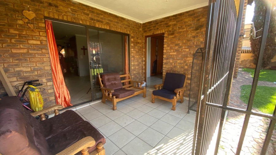 2 Bedroom Property for Sale in Brakpan Central Gauteng