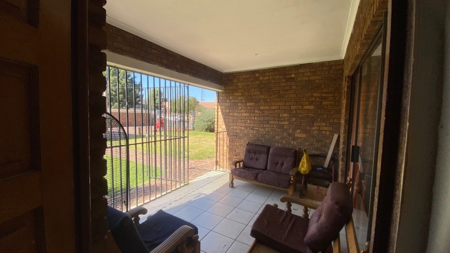 2 Bedroom Property for Sale in Brakpan Central Gauteng