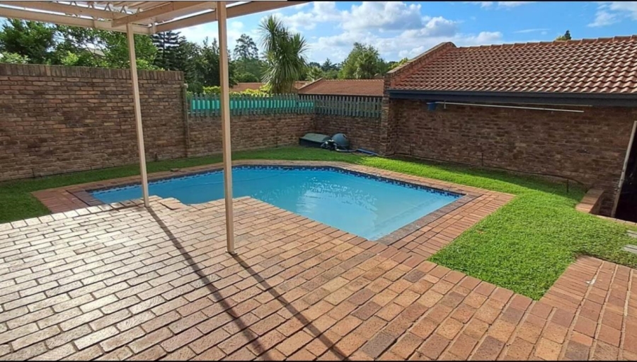 3 Bedroom Property for Sale in Die Wilgers Gauteng