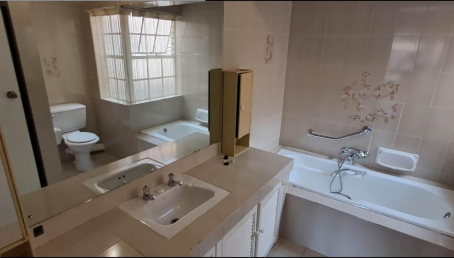 3 Bedroom Property for Sale in Die Wilgers Gauteng