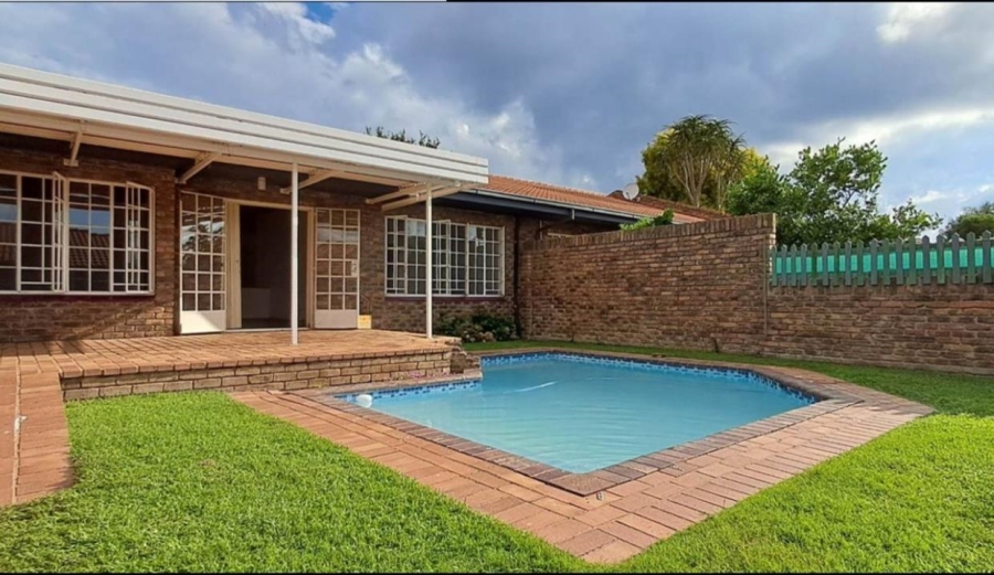 3 Bedroom Property for Sale in Die Wilgers Gauteng