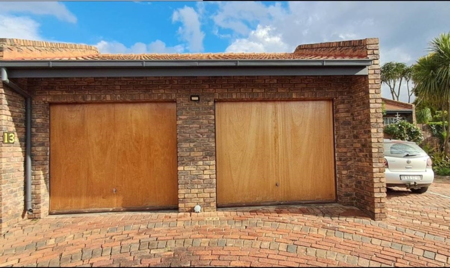3 Bedroom Property for Sale in Die Wilgers Gauteng