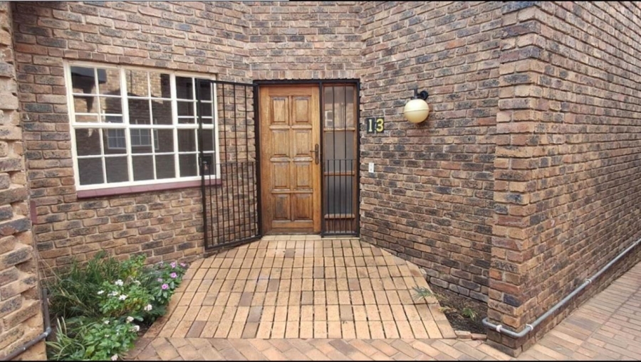 3 Bedroom Property for Sale in Die Wilgers Gauteng
