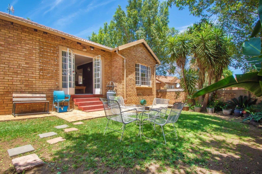 2 Bedroom Property for Sale in Honeydew Manor Gauteng
